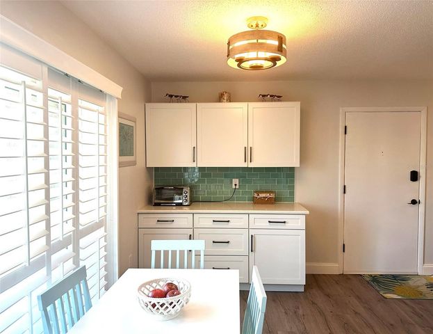 12 QUAILS RUN BOULEVARD 12, Englewood, FL 34223