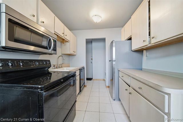 8900 E Jefferson Avenue 112, Detroit, MI 48214