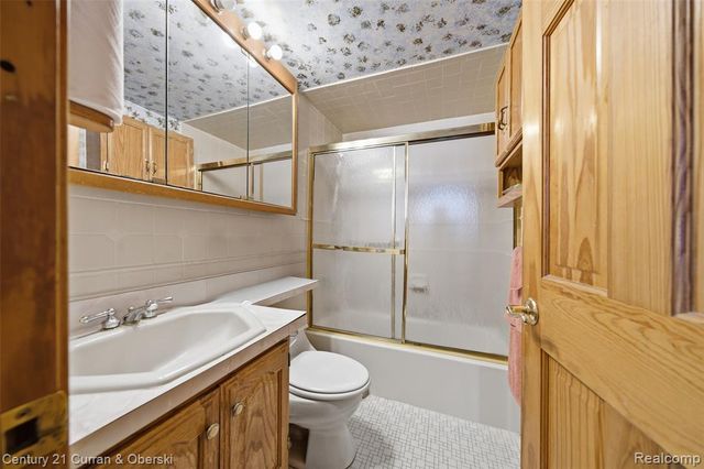 8900 E Jefferson Avenue 112, Detroit, MI 48214