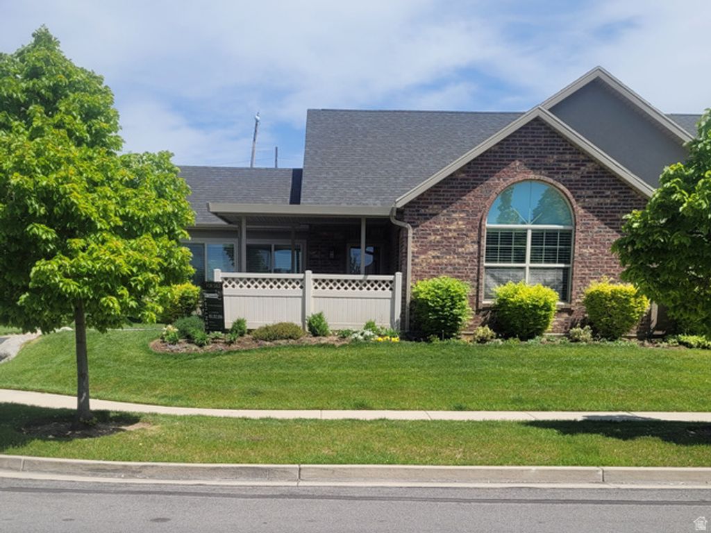 Image 2 of property listing at 317 S 450 W #B, Springville, UT 84663