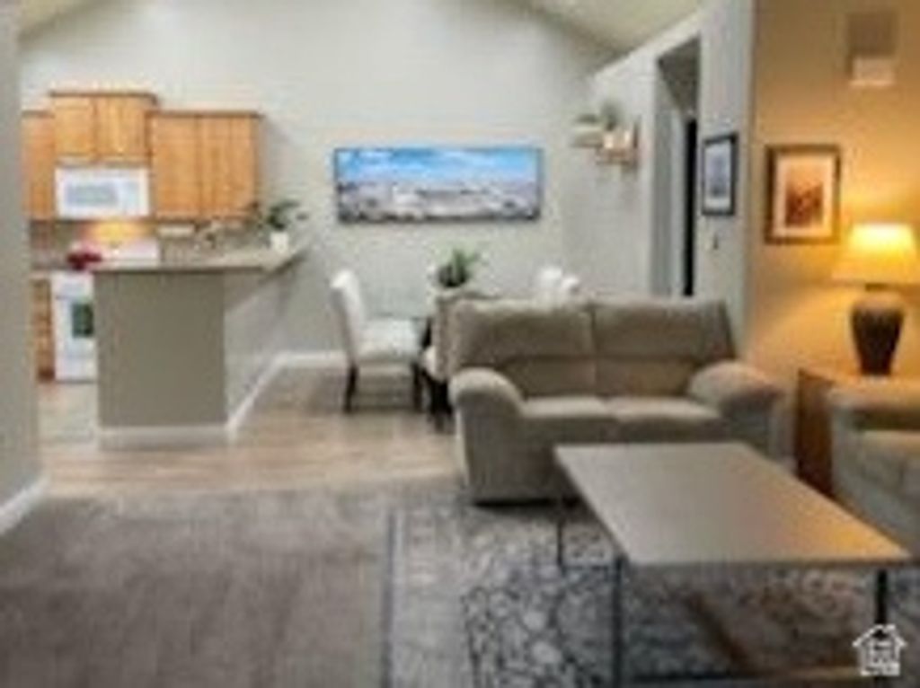 Image 5 of property listing at 317 S 450 W #B, Springville, UT 84663