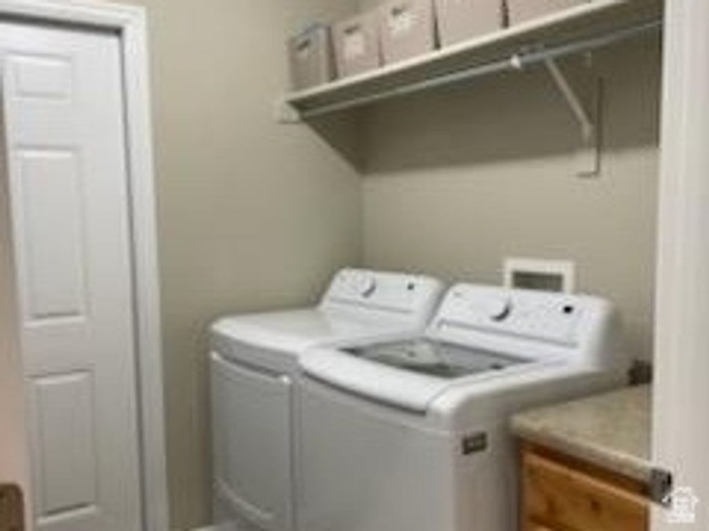 Image 6 of property listing at 317 S 450 W #B, Springville, UT 84663