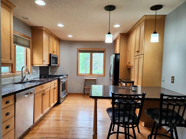 915 Ferndale Street S, Maplewood, MN 55119