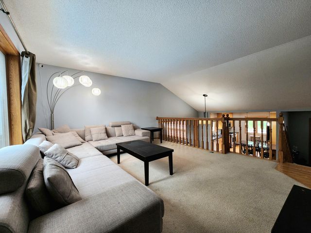 915 Ferndale Street S, Maplewood, MN 55119
