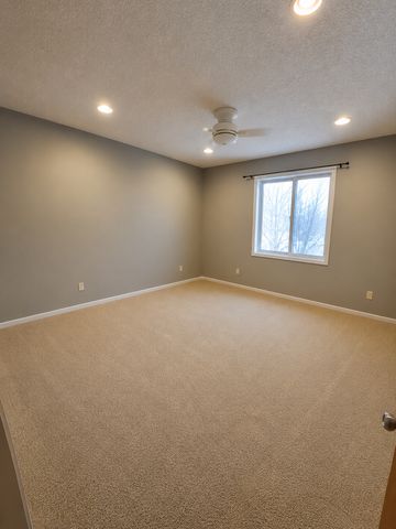 915 Ferndale Street S, Maplewood, MN 55119