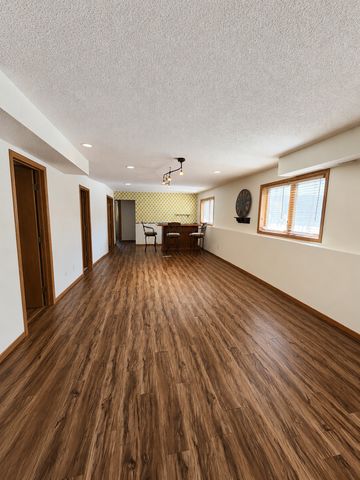 915 Ferndale Street S, Maplewood, MN 55119