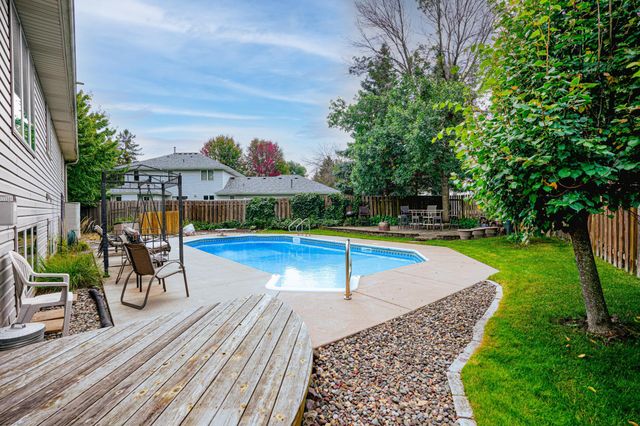915 Ferndale Street S, Maplewood, MN 55119