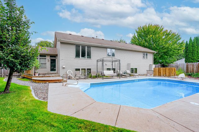 915 Ferndale Street S, Maplewood, MN 55119