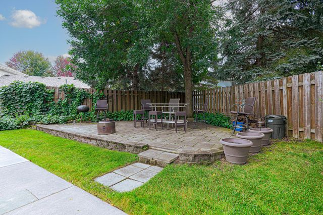 915 Ferndale Street S, Maplewood, MN 55119