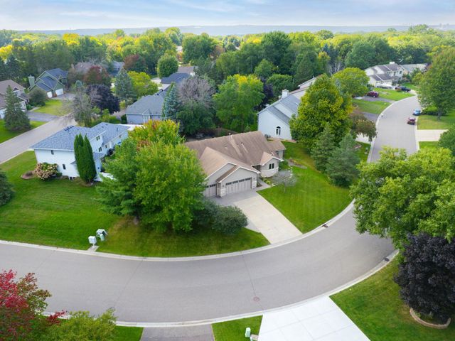 915 Ferndale Street S, Maplewood, MN 55119