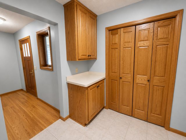915 Ferndale Street S, Maplewood, MN 55119