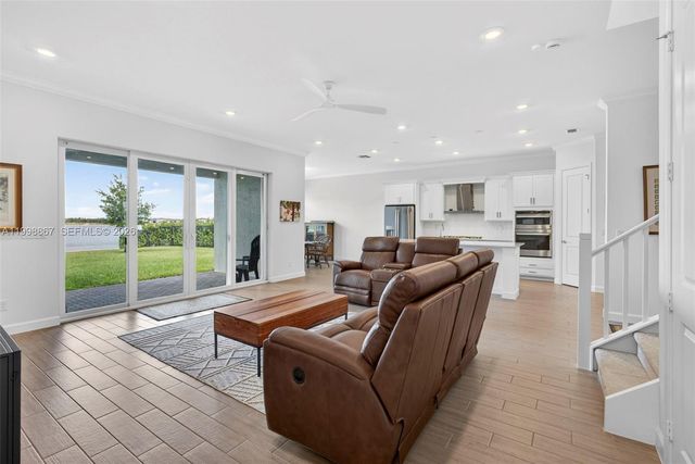 769 Hookline Cir, Loxahatchee, FL 33470