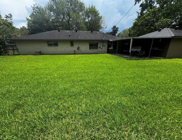2715 Toyah Avenue, Houston, TX 77039