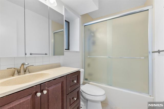 235 Prospect Avenue 2B, Hackensack, NJ 07601