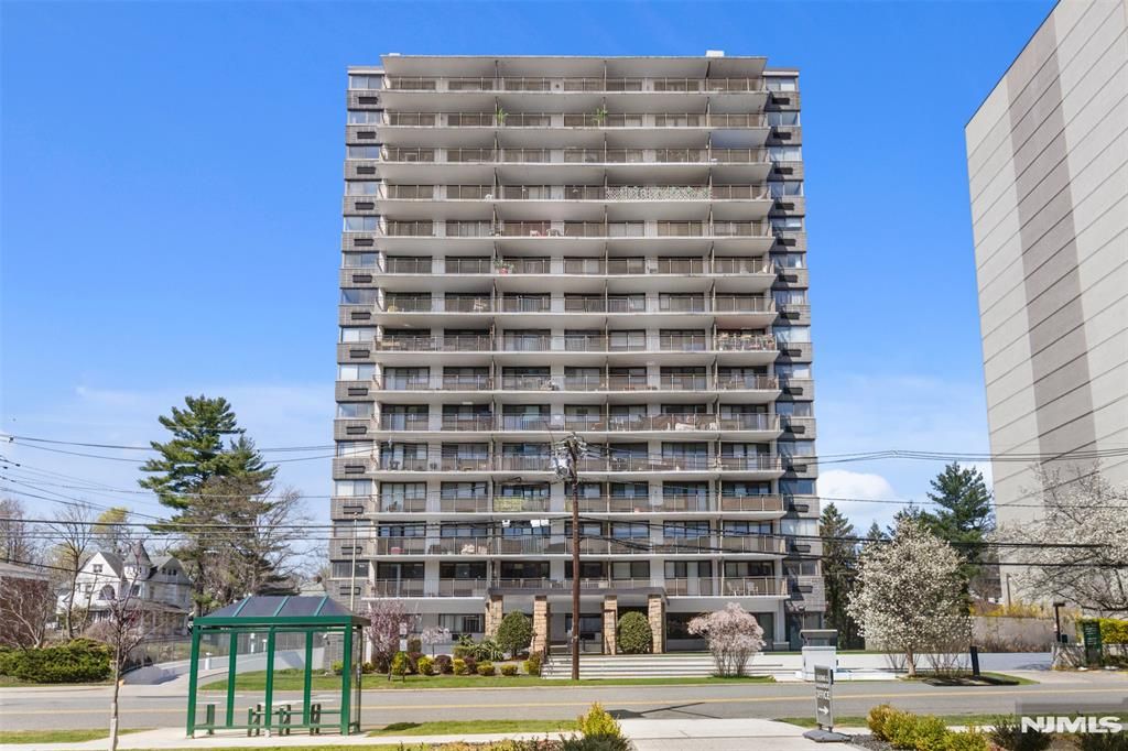 235 Prospect Avenue 2B, Hackensack, NJ 07601