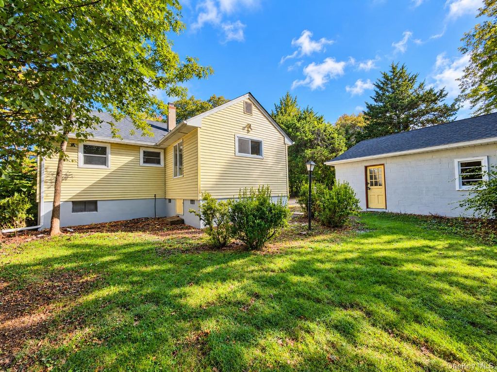 11 Clover Drive, West Nyack, NY 10994 — photo 3