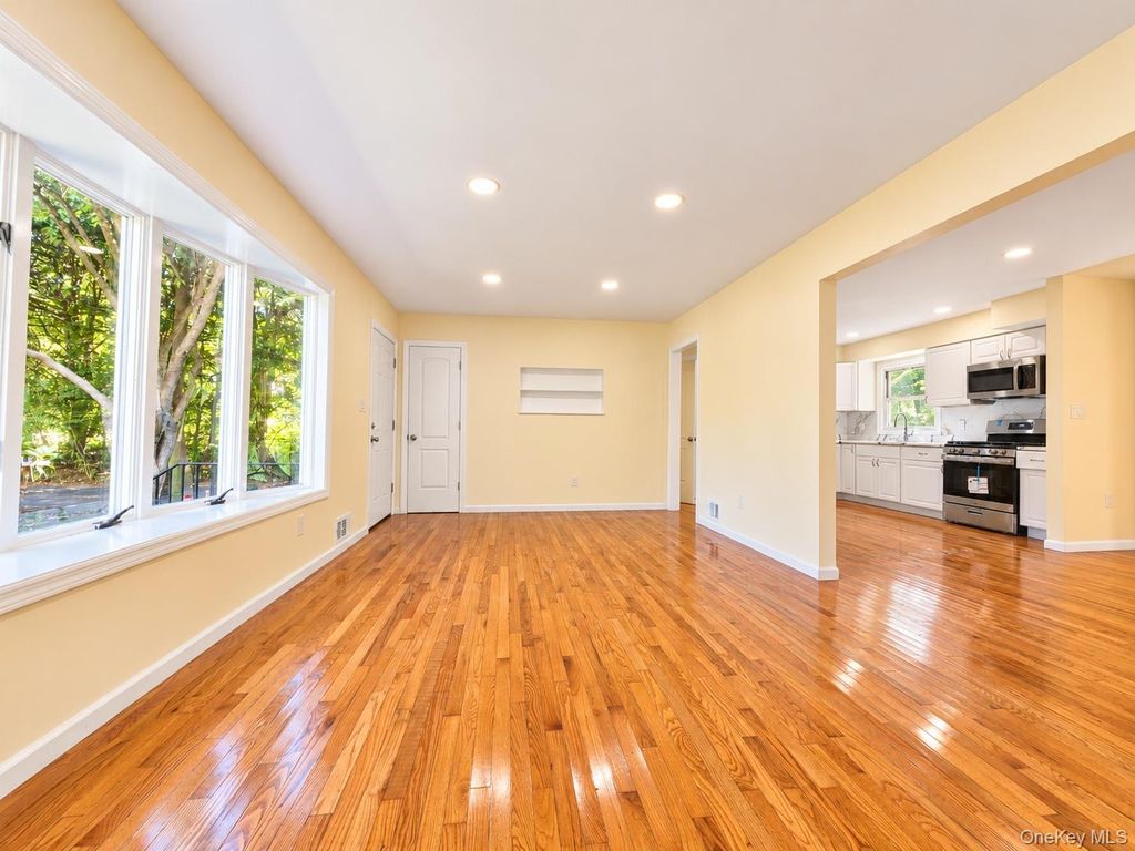 11 Clover Drive, West Nyack, NY 10994 — photo 4