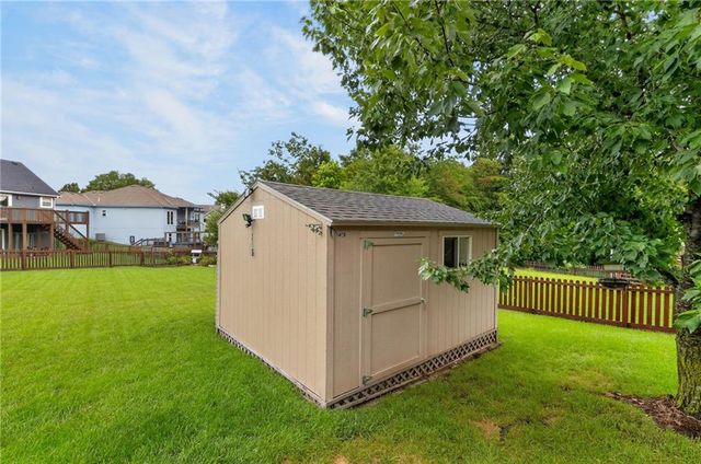 1714 Brooke Court, Kearney, MO 64060