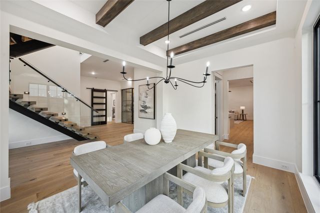 431 W 30th Street, Houston, TX 77018
