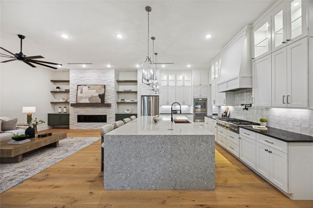 431 W 30th Street, Houston, TX 77018