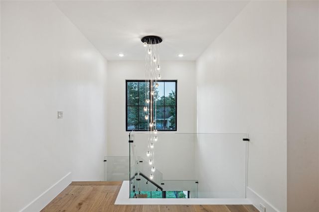 431 W 30th Street, Houston, TX 77018