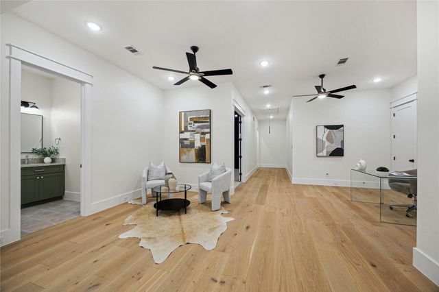 431 W 30th Street, Houston, TX 77018