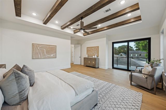 431 W 30th Street, Houston, TX 77018