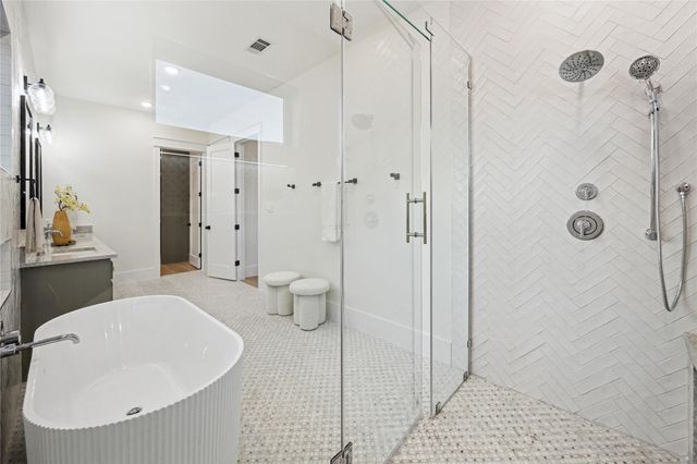 431 W 30th Street, Houston, TX 77018