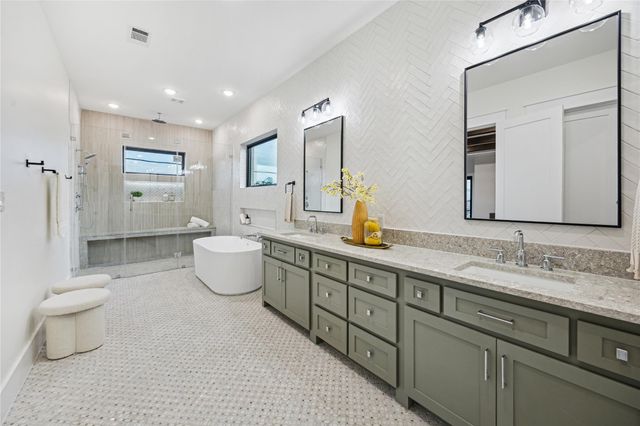 431 W 30th Street, Houston, TX 77018