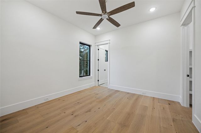 431 W 30th Street, Houston, TX 77018