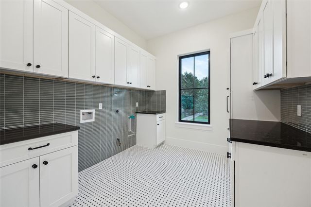 431 W 30th Street, Houston, TX 77018