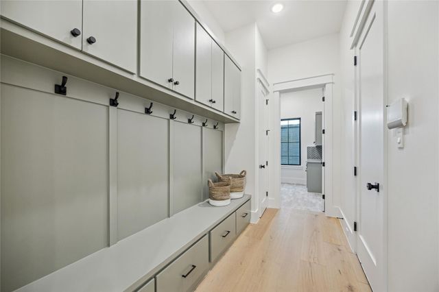 431 W 30th Street, Houston, TX 77018