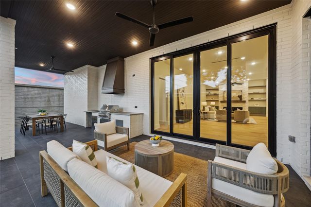 431 W 30th Street, Houston, TX 77018