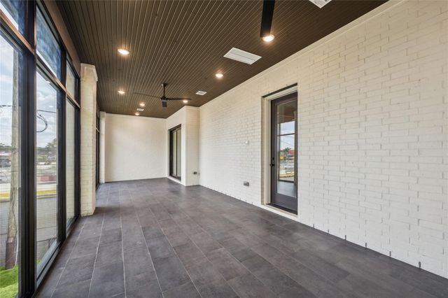 431 W 30th Street, Houston, TX 77018