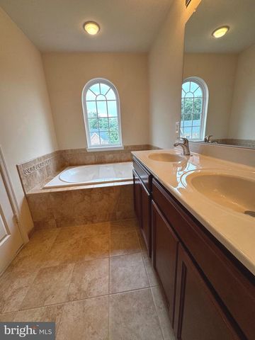 7331 ARCHSINE LN, Laurel, MD 20707