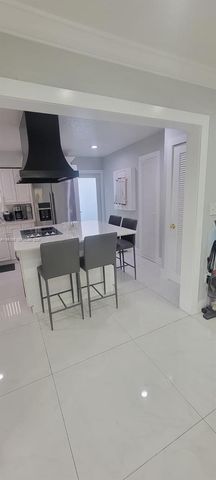 136 SE 2nd Ct, Dania Beach, FL 33004