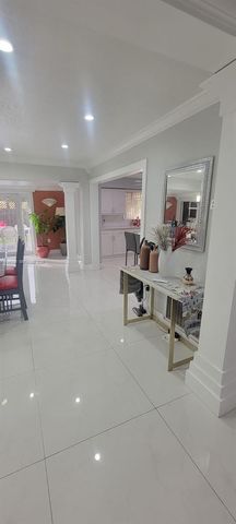 136 SE 2nd Ct, Dania Beach, FL 33004