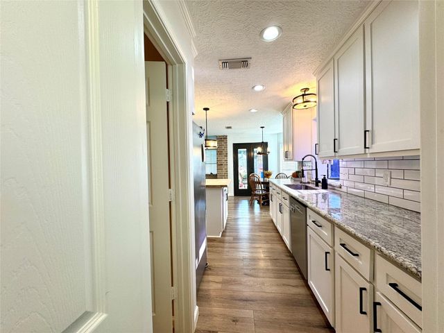 614 Mistycreek Drive, Richmond, TX 77406