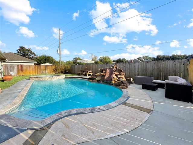 614 Mistycreek Drive, Richmond, TX 77406