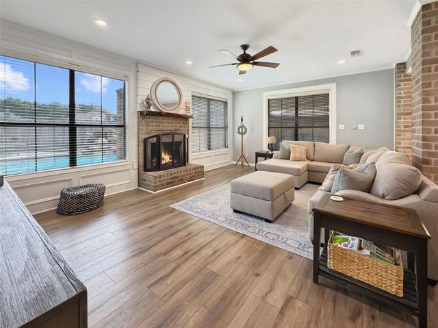 614 Mistycreek Drive, Richmond, TX 77406