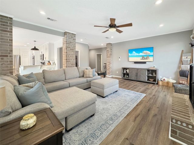 614 Mistycreek Drive, Richmond, TX 77406
