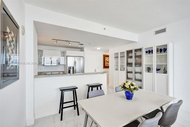 601 NE 36th St 1508, Miami, FL 33137