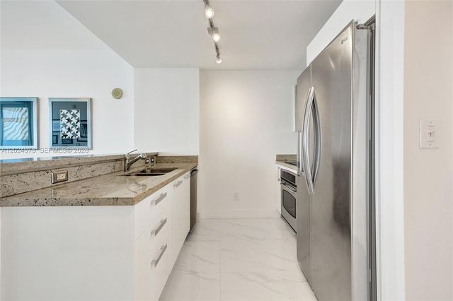601 NE 36th St 1508, Miami, FL 33137