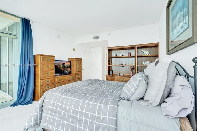 601 NE 36th St 1508, Miami, FL 33137