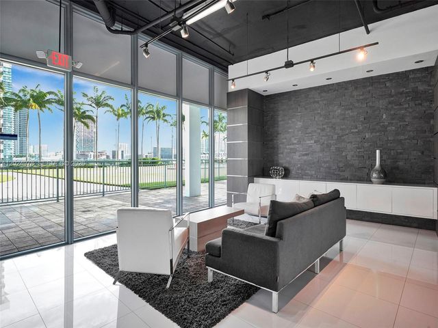 601 NE 36th St 1508, Miami, FL 33137