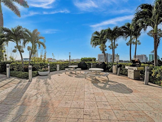 601 NE 36th St 1508, Miami, FL 33137