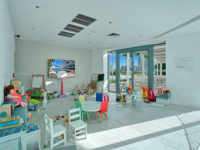 601 NE 36th St 1508, Miami, FL 33137
