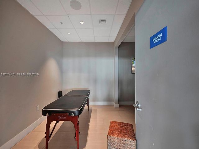 601 NE 36th St 1508, Miami, FL 33137