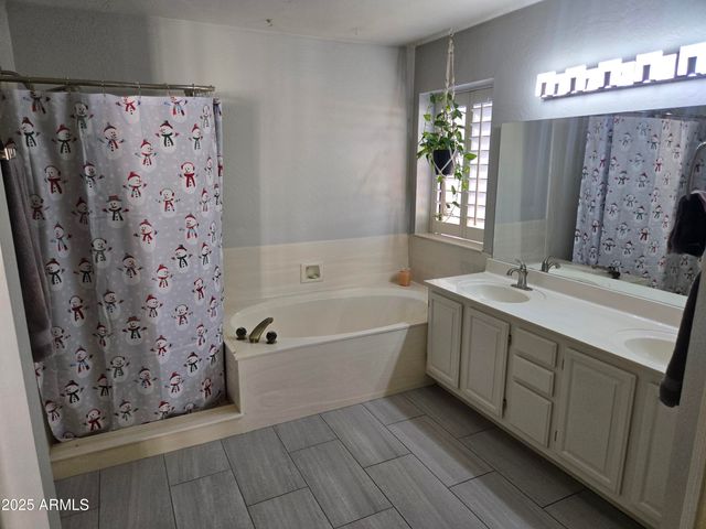 5244 E HANNIBAL Street E, Mesa, AZ 85205