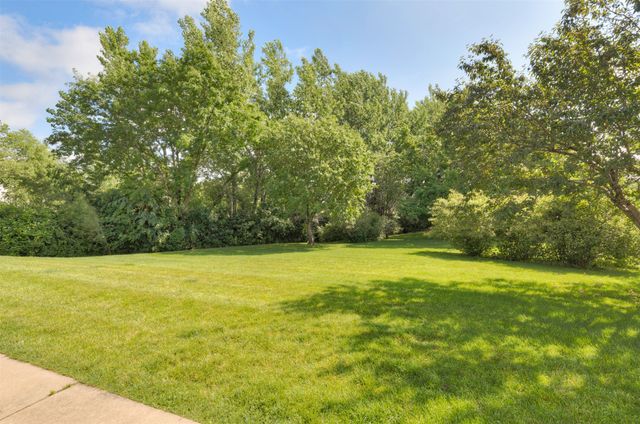 4425 Mills Civic Parkway 903, West Des Moines, IA 50265